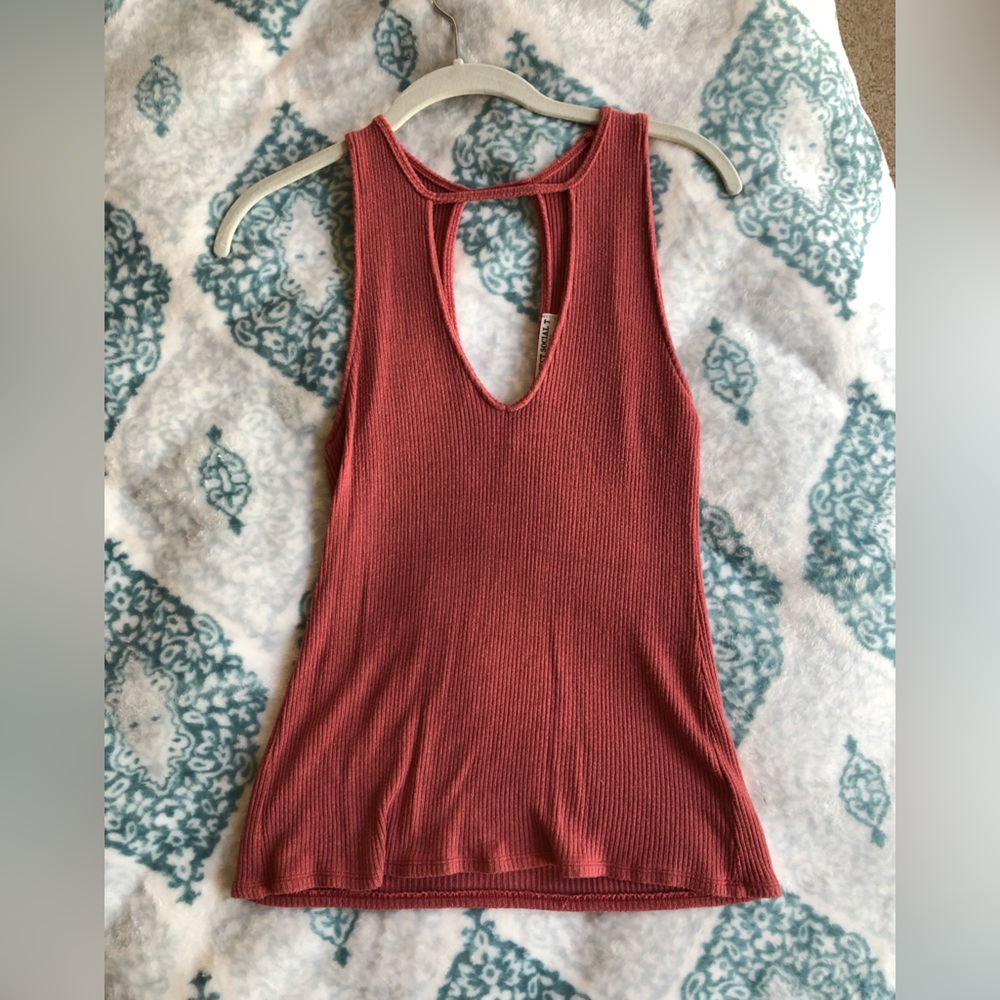 Project Social T Women’s Dark Blush/Red keyhole tank top